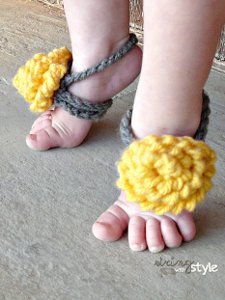 Last Minute Crochet Projects: 10 Minute Baby Sandals-10-minute-baby-sandals_medium_id-616314-jpg