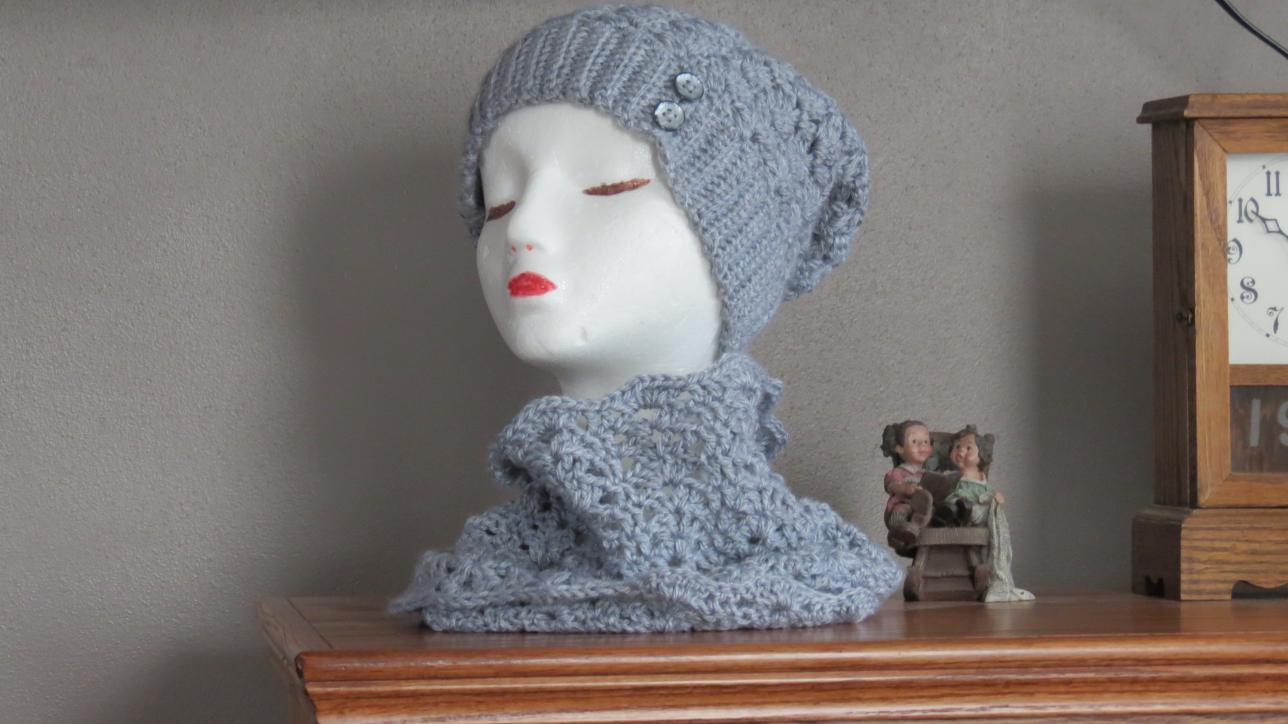 hat and cowl for my cousin-karens-hat-cowl-wreath-26-jpg