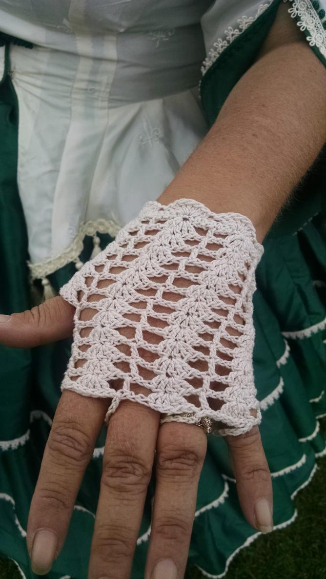 Need crochet pattern for lacy fingerless gloves-img_20150704_122413232-jpg
