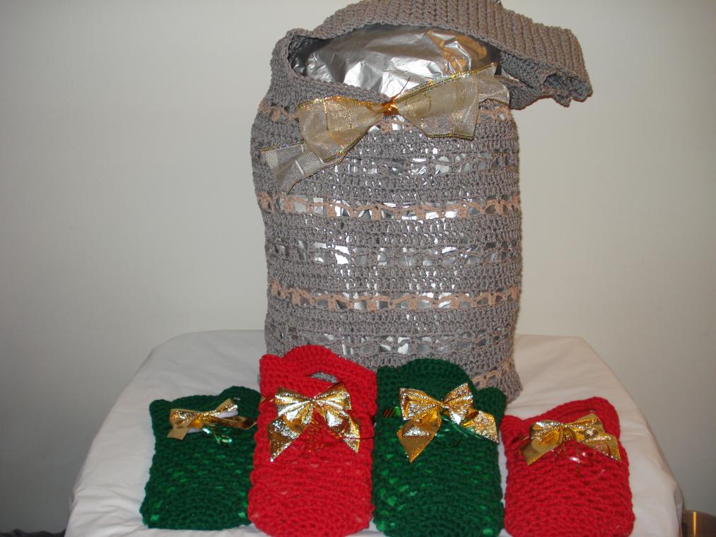 Christmas gift bags-dsc00739-jpg