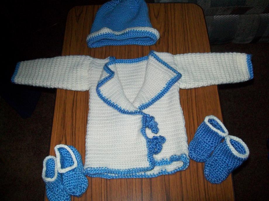 ? on crewneck pullover I'm crocheting-baby-outfit-002-jpg