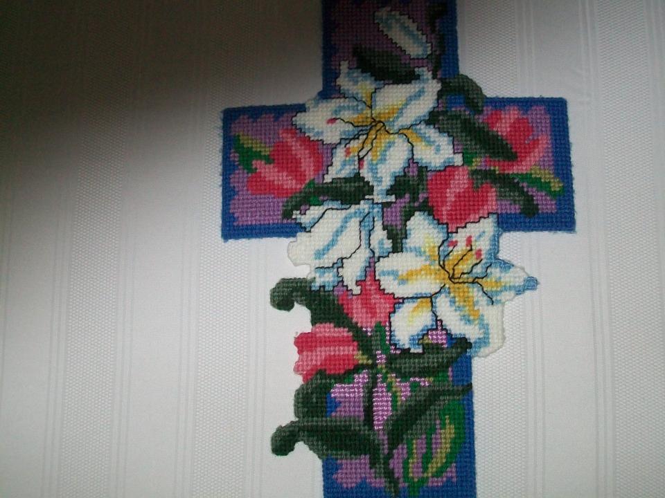 THE plastic canvas EASTER LILY CROSS IS FINALLY FINISHED-plastic-canvas-003-jpg