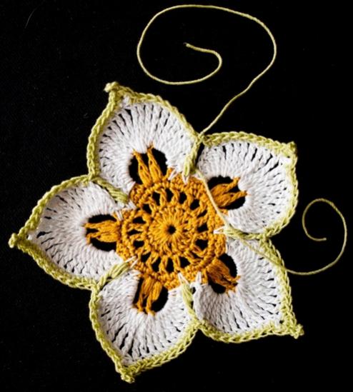 Julia Tushnicka Flower-Talisman Crochet Pattern-number00005-jpg