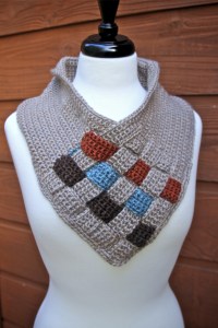 Be Weaving Crochet Cowl for Ladies-weaving-jpg