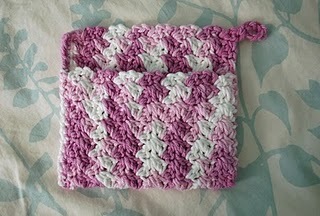 Kid Sized Potholder Free Crochet Pattern (English)-kid-sized-potholder-free-crochet-pattern-jpg