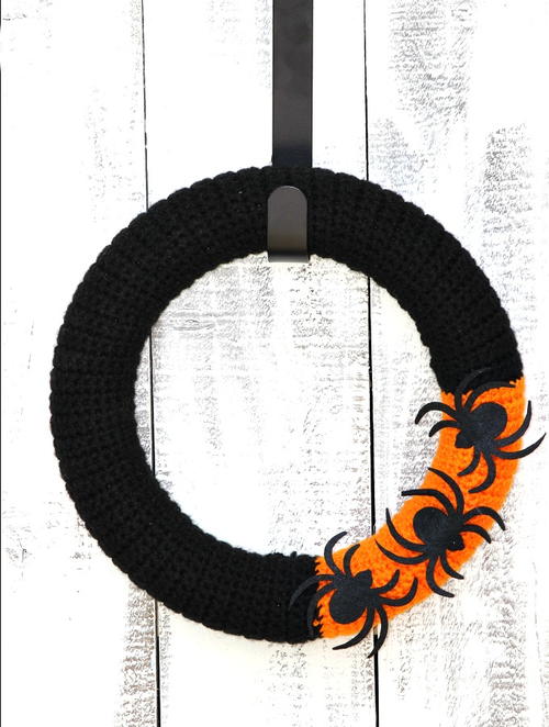 Spider Yarn Wreath Free Crochet Pattern (English)-spider-yarn-wreath-free-crochet-pattern-jpg