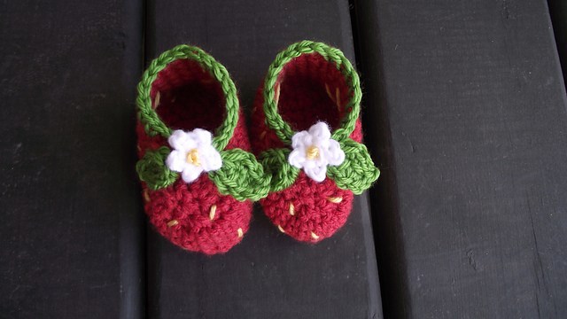 Strawberry Booties Free Crochet Pattern (English)-strawberry-booties-free-crochet-pattern-jpg