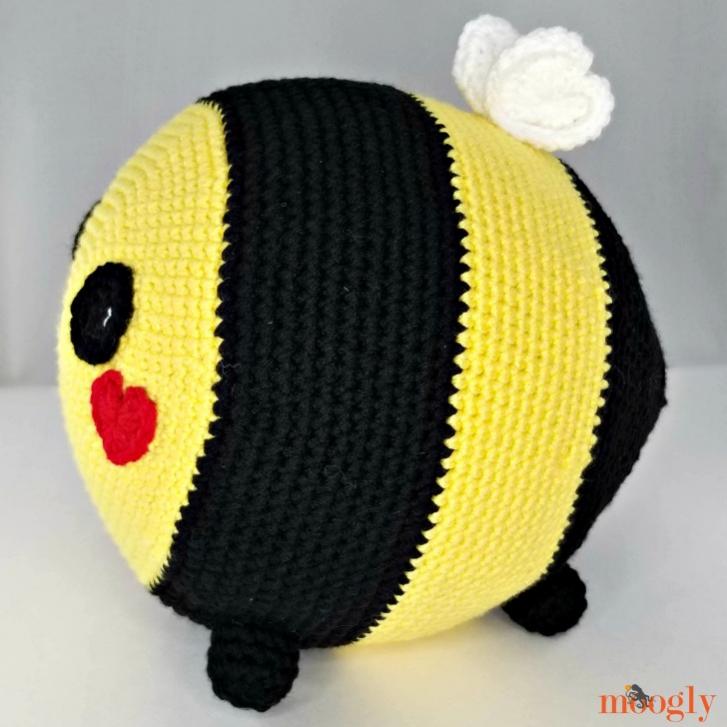 Benevolent Bumble Bee-bee1-jpg