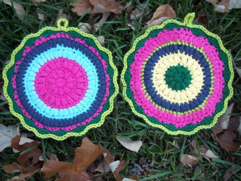 Puffy Scrap Yarn Pot Holder Free Crochet Pattern (English)-puffy-scrap-yarn-pot-holder-free-crochet-pattern-jpg