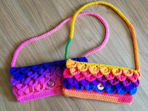 Dragon Scale Clutch Purse Free Crochet Pattern (English)-dragon-scale-clutch-purse-free-crochet-pattern-jpg