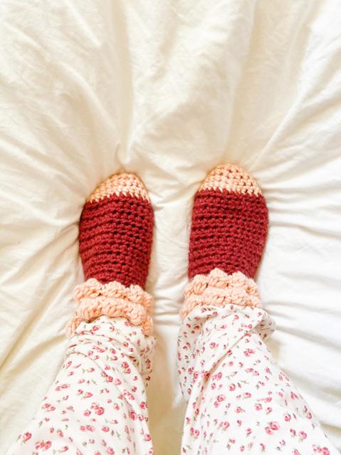 Bobble Slipper Socks for Women, size 5-12-e4-jpg