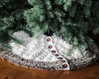 Buttons and Bobbles Tree Skirt-w3-jpg