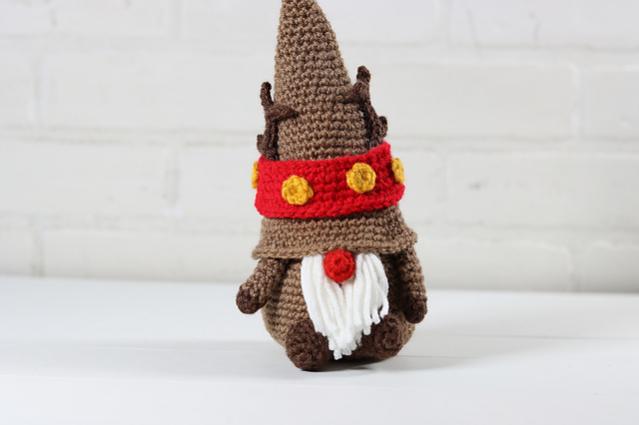 Reindeer Gnome and New Year Gnome-w1-jpg