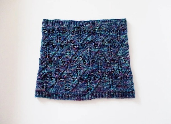 Lambrusque Cowl for Women, knit-y4-jpg