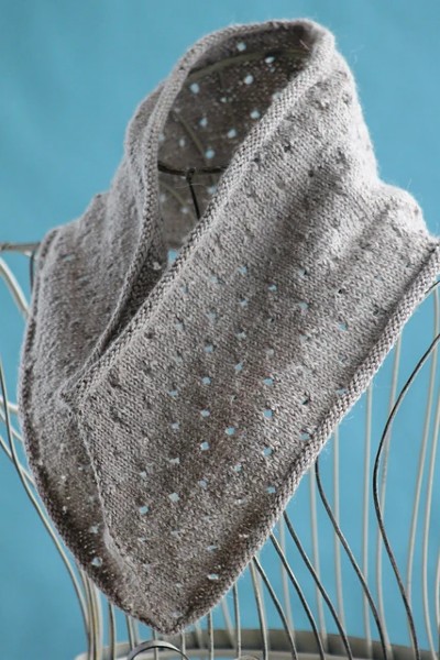 Simple Eyelet Cowl for Adults, knit-s2-jpg