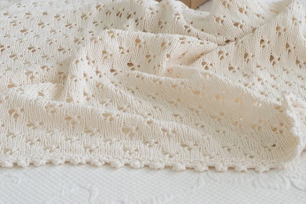 Cloverleaf Eyelet Blanket, knit-d1-jpg