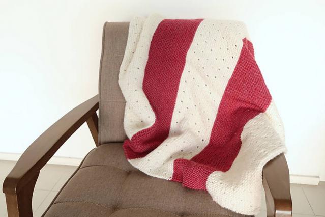 Strawberry Seed Baby Blanket, knit-a1-jpg