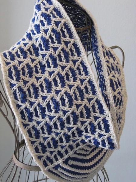 Tons of Triangles Cowl for Adults, knith-a1-jpg