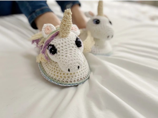 Cute Unicorn Slippers, 9 3/4&quot; in length-q1-jpg