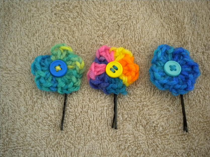 Crochet flower bobbie pins-017-jpg