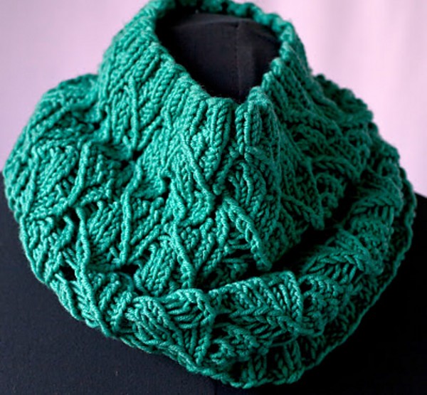 Lacey Scales Cowl, knit-e2-jpg