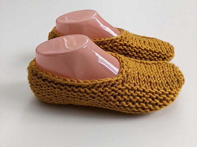 Four Pairs of Lovely Slippers, knit-a1-jpg