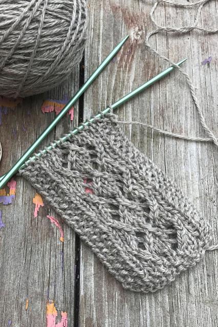 Simple Lace Scarf, knit-a1-jpg