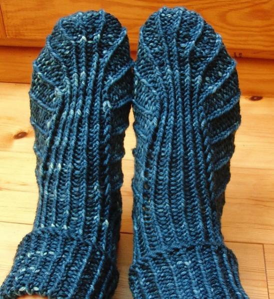 Bea's Slippers, S/M/L, knit-e4-jpg