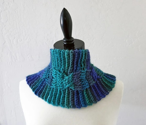 Midnight Cabled Cowl-q2-jpg