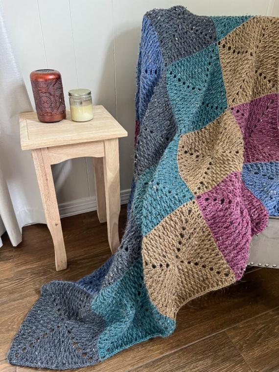 Modern Granny Square Blanket in Alpine Stitch-q2-jpg