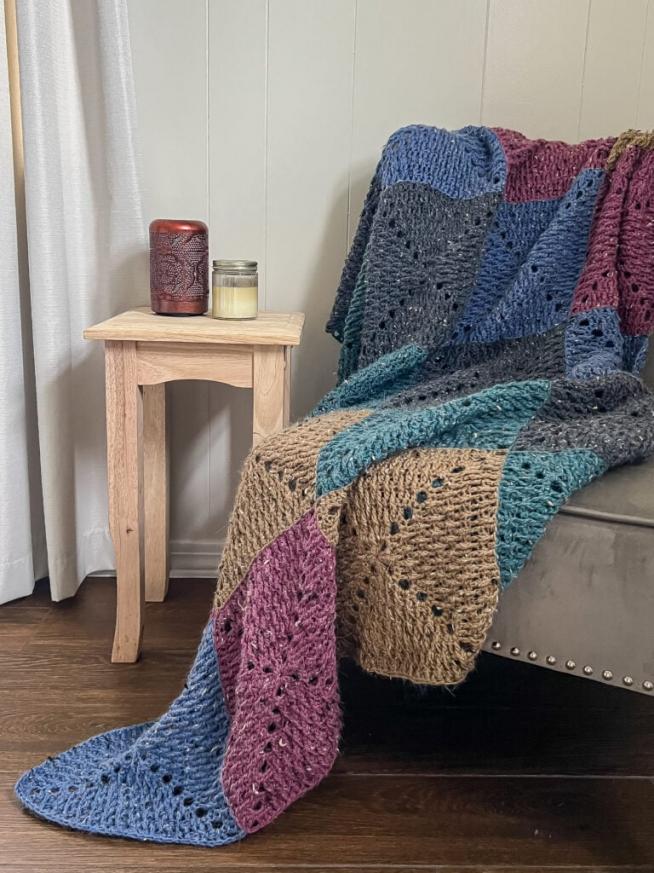 Modern Granny Square Blanket in Alpine Stitch-q3-jpg