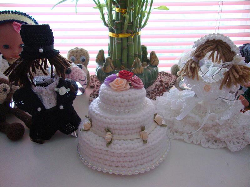 Bride  and Goorm and cake-wedding-bells-bride-groom-011-jpg