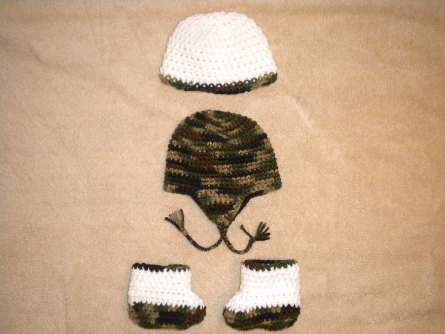 Crochet Camoflauge baby booties and beanies.-dscn0715-jpg