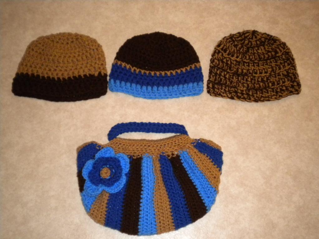 crochet fat bottom purse with crochet chunky hats-dscn0214-jpg