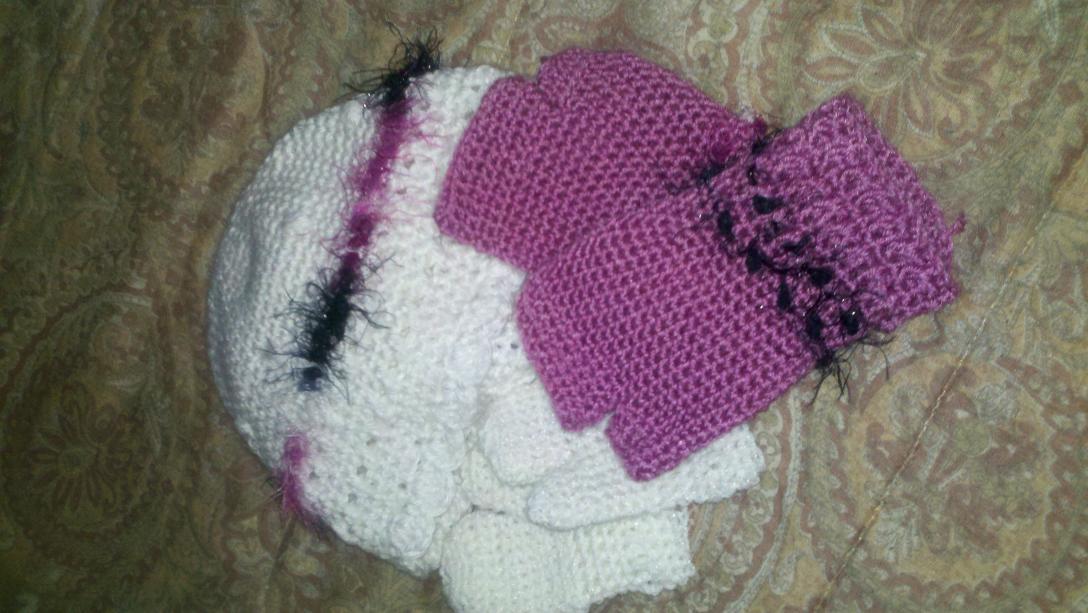 winter-set....hat and fingerless gloves and apair of baby mitts-2014-02-24_12-51-58_700-jpg