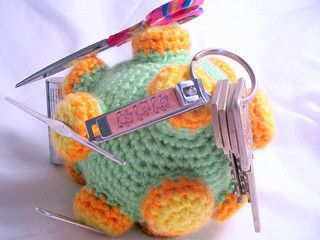 Crochet Magnetic Katamar-07c43bdb943e01c0d4febdc3294964d9-jpg