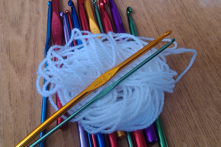 Set of 10 Small Size Crochet Hook Set, Ergonomic Handle Crochet Hook  Needles for Arthritic Hands, Thread Crochet Steel Lace Hooks Size 0.5mm to  2.75mm