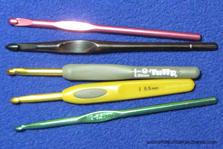 The Different Types of Crochet Hook Ends - inline vs tapered